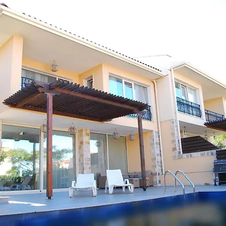 Coral Luxury