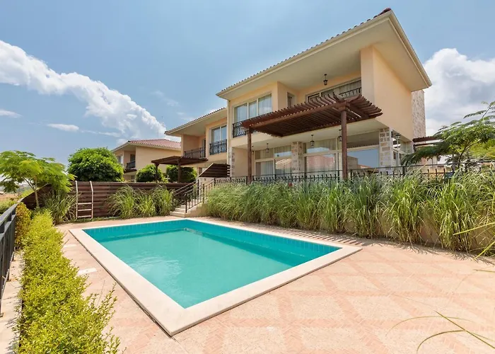 Coral Luxury וילה לוזנטס